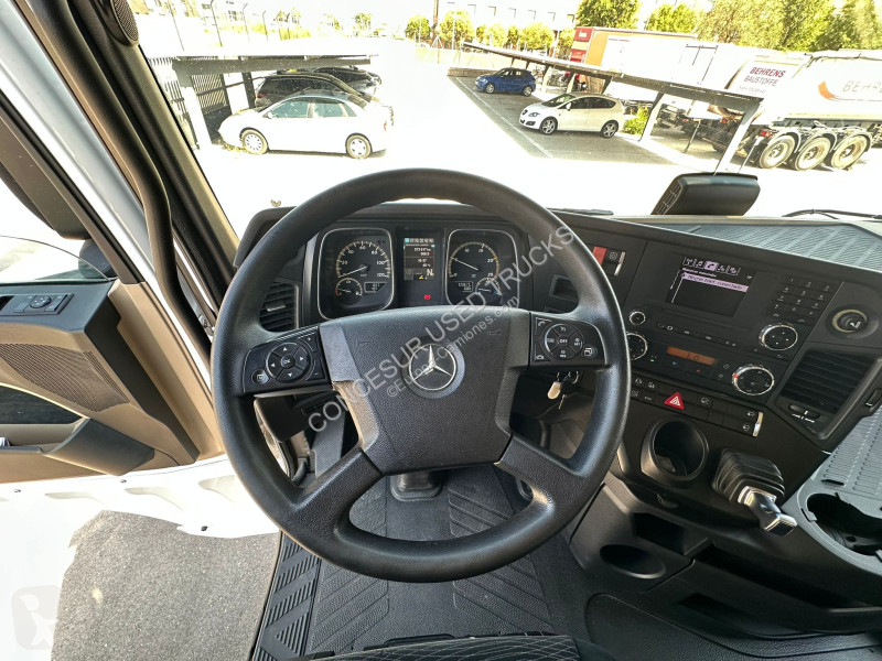 Tracteur Mercedes  1845 LS