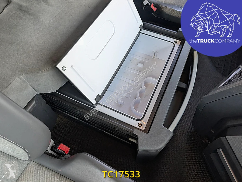 جرار Renault T 480