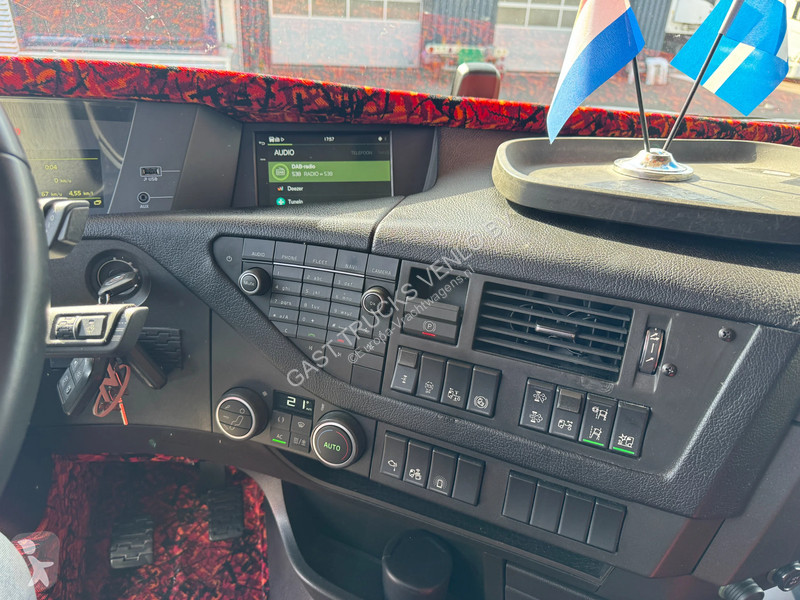 Trekker Volvo 500 Globetrotter XL Special /...