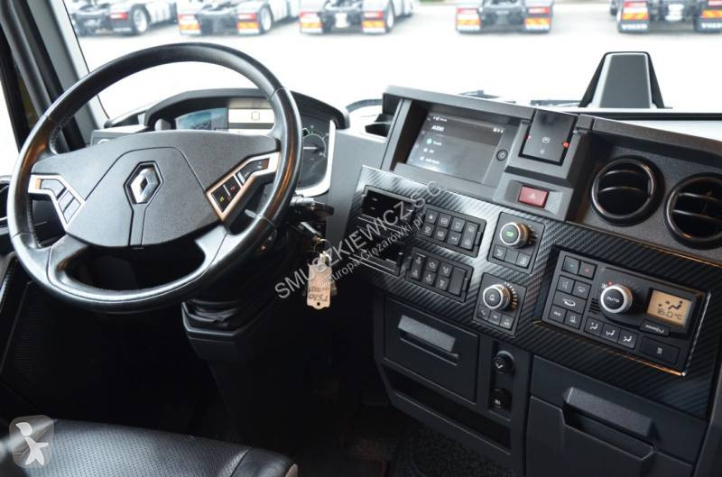 Влекач Renault