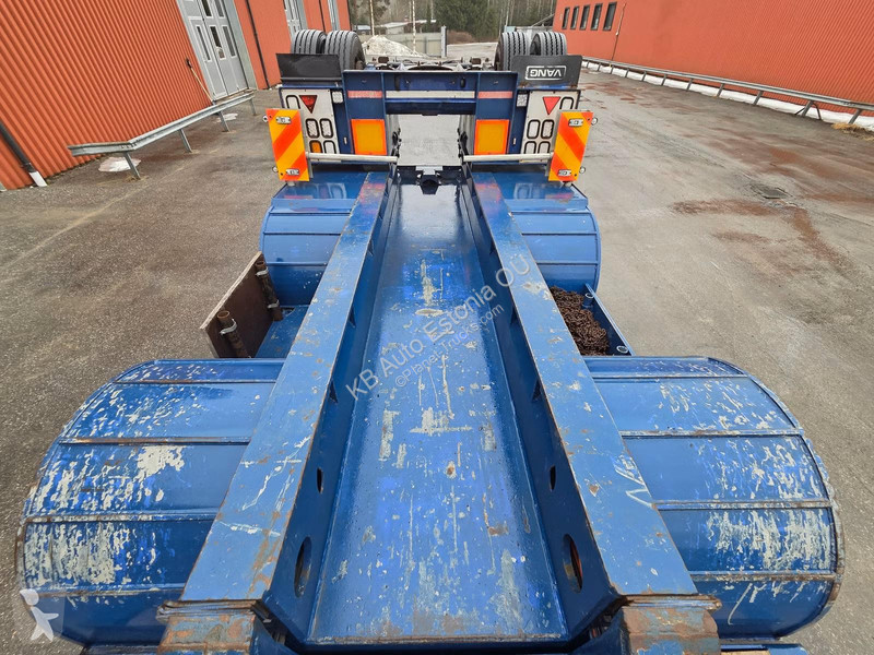 جرار Volvo 750 8x4 GCW 142 ton / GLOBE XL /...