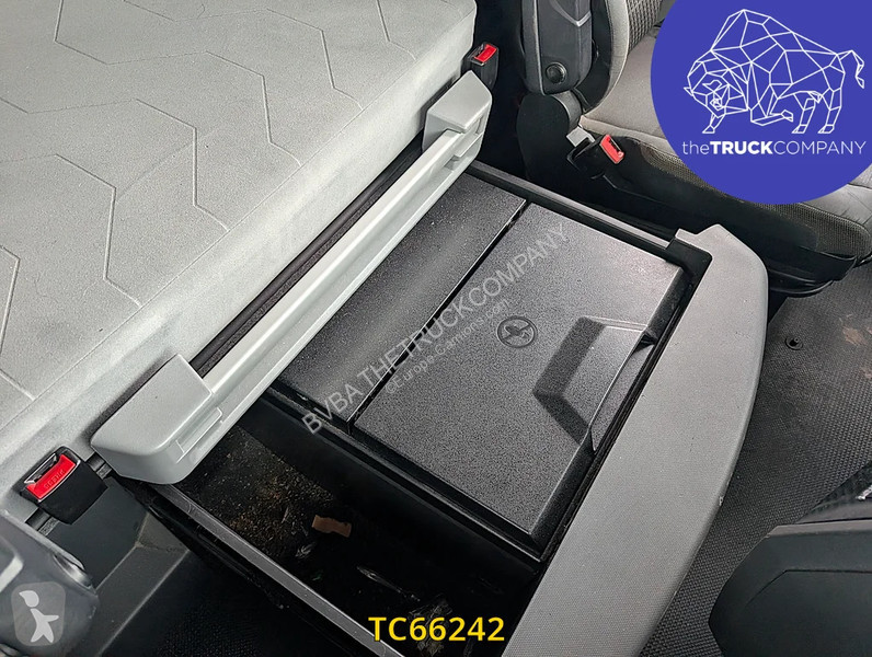 جرار Renault T 520
