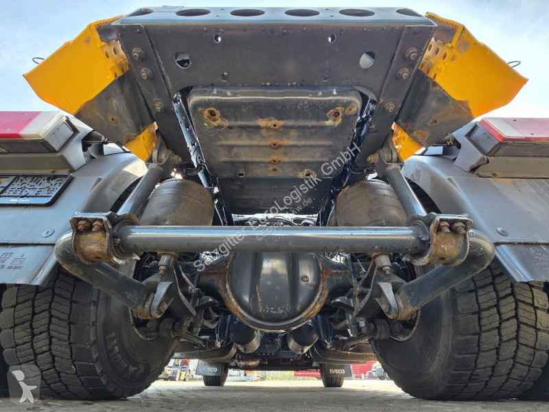 جرار Iveco 420 / Intarder