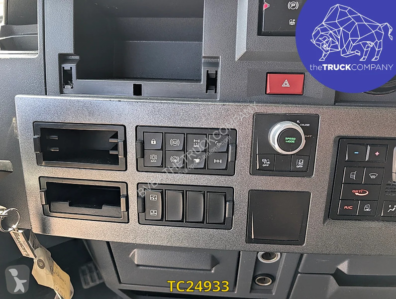 جرار Renault T 460