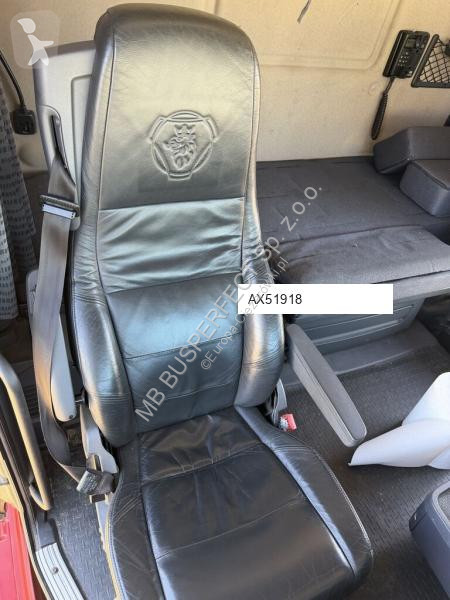 Влекач Scania R560