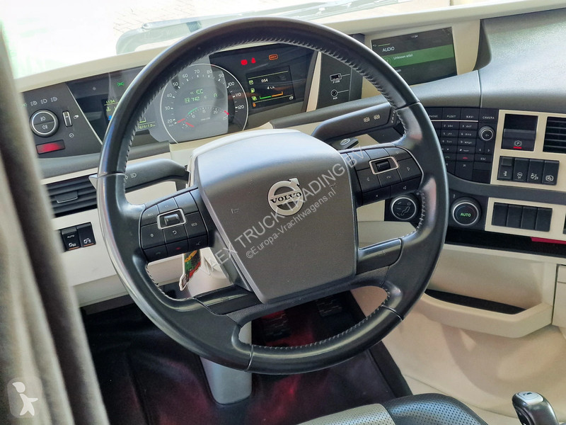 Tracteur Volvo 13500 Globetrotter XL 4x2 - Low...