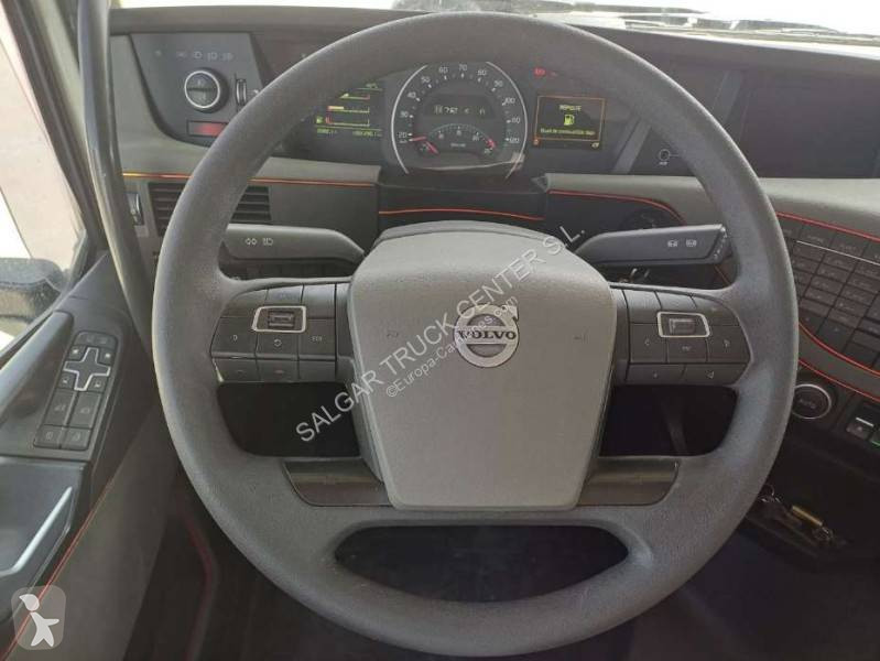 جرار Volvo