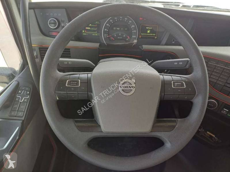جرار Volvo