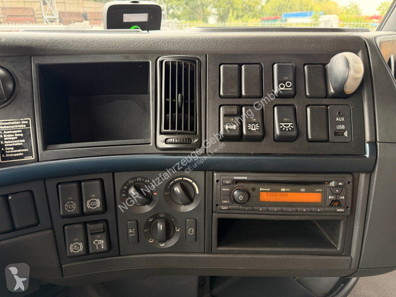 جرار Volvo 420 6x2 mit Ladekran HLK 231 | 4x...