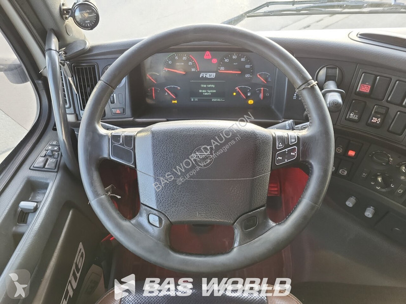 Tractor Volvo 750