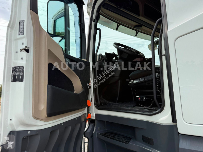 Trekker Mercedes 1845 LSnRL BigSpace Low Liner...