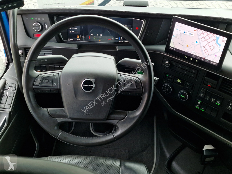 Trekker Volvo 13500 Globetrotter XXL Aero -...