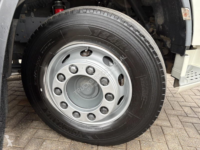 Cabeza tractora DAF 106460 + LEADING AXLE + 6X2...