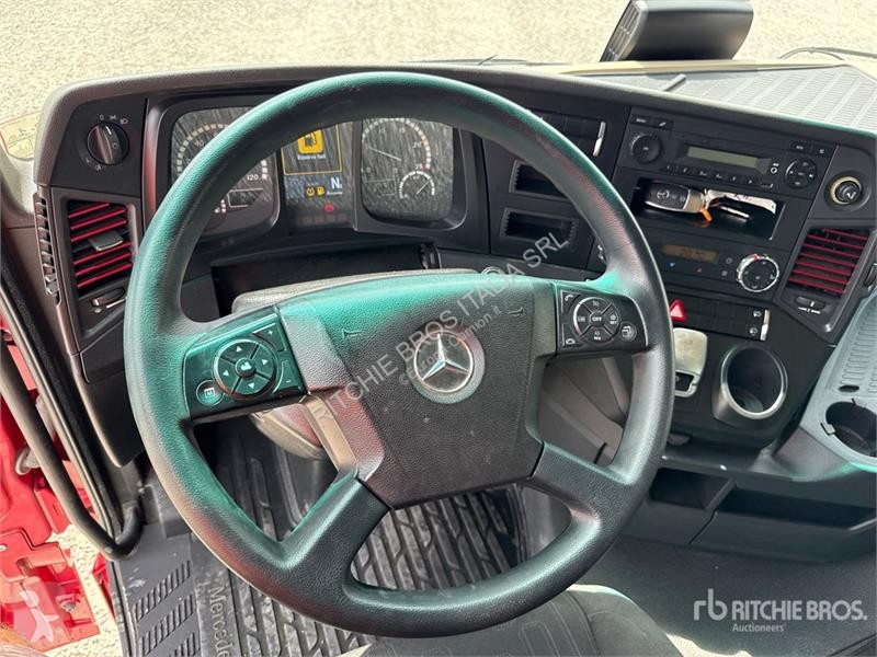 Тягач  Actros 1845