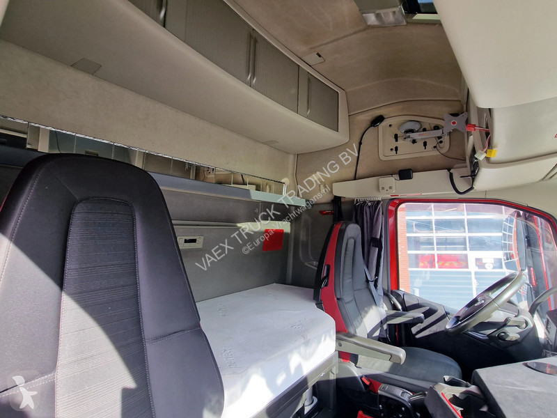 Cabeza tractora Volvo 13500 Globetrotter XL...