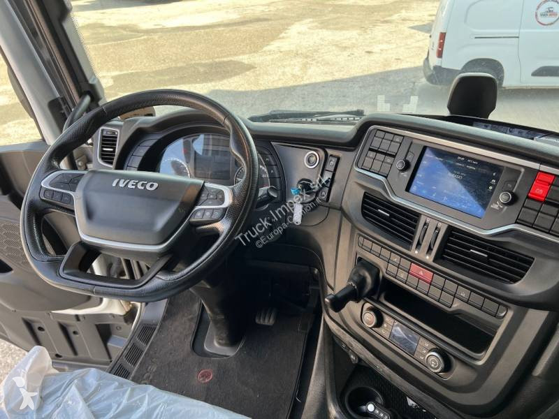 Cabeza tractora Iveco 490
