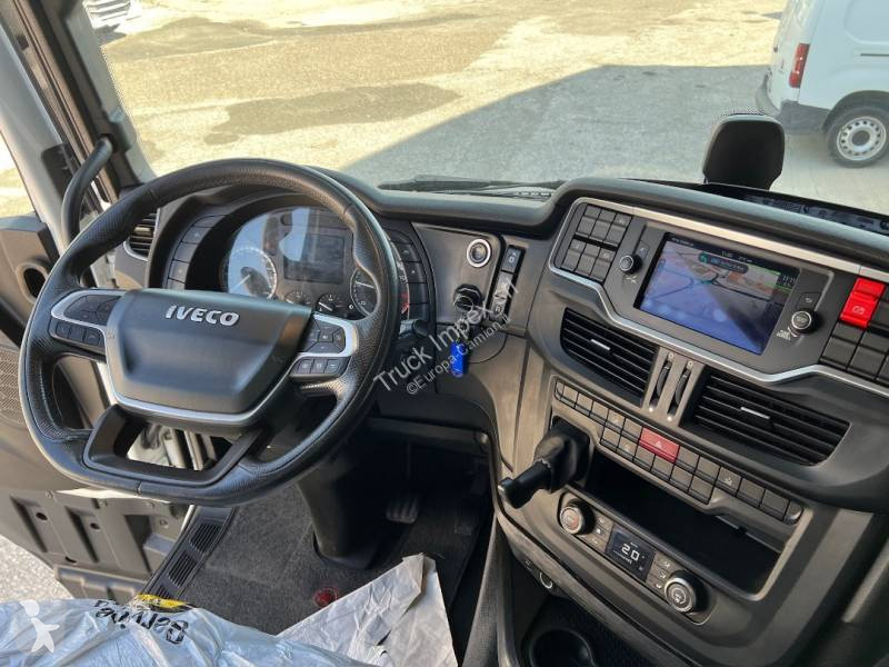Cabeza tractora Iveco 490