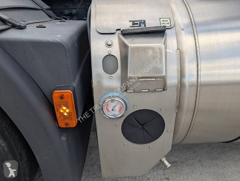 Cabeza tractora Iveco 460 GNL