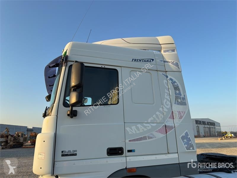 Cabeza tractora DAF 4x2 S/A Sleeper Truck Tractor