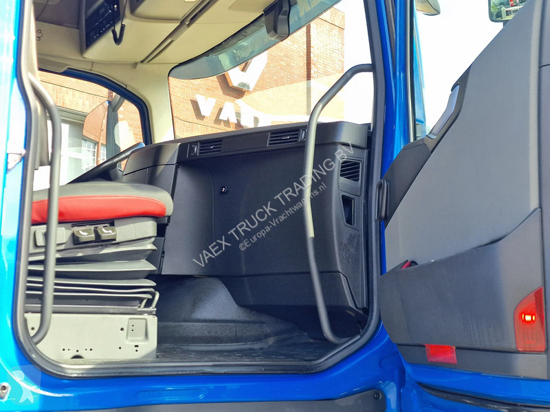 Tractor Volvo 13500 Globetrotter 4x2 -...