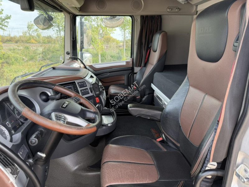 Tracteur DAF 530