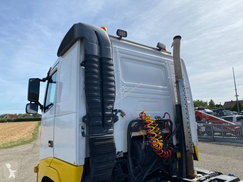 Cap tractor Volvo 580
