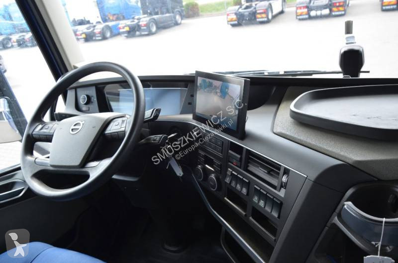 Ciągnik siodłowy Volvo 460 Globetrotter