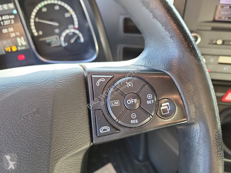 جرار Mercedes 2443