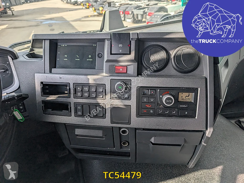 Renault T 460 tractor unit
