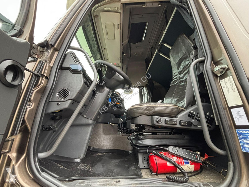 Tahač Volvo 500 6x2 GLOBE XL / HYDRAULICS /...