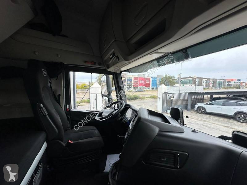 Iveco AS440S49T/P tractor unit