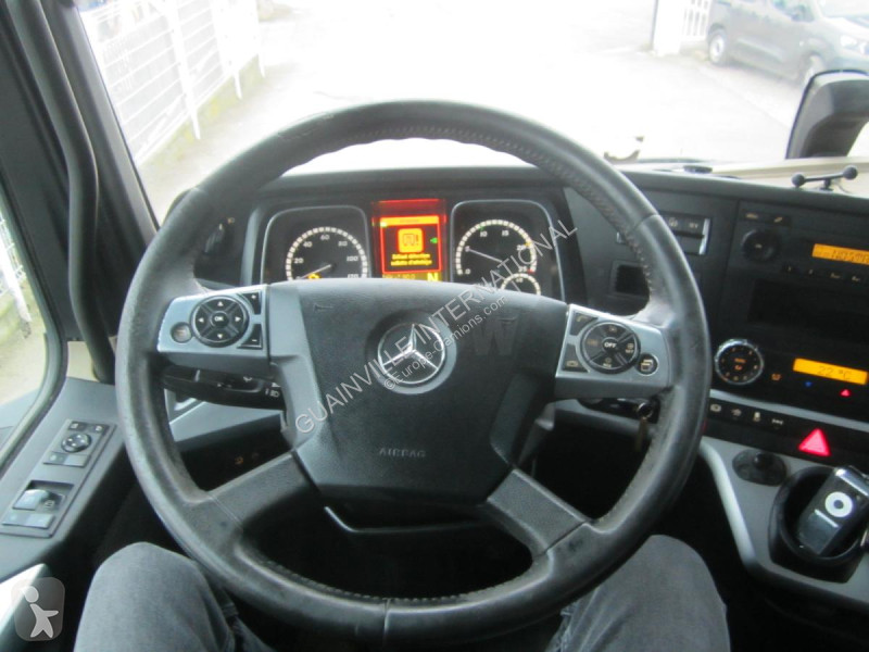 Traktor Mercedes 1845