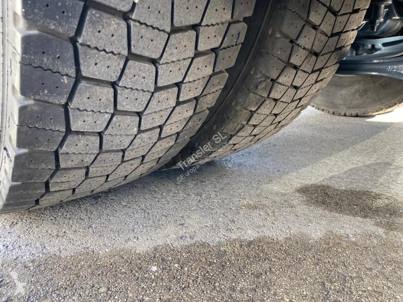 جرار Iveco AS 440 S 46 TP