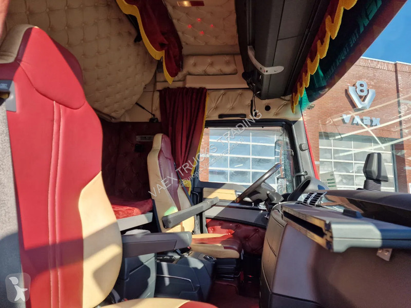 Traktor MAN 26.560 XXL 6x2/4 - Custom interior...