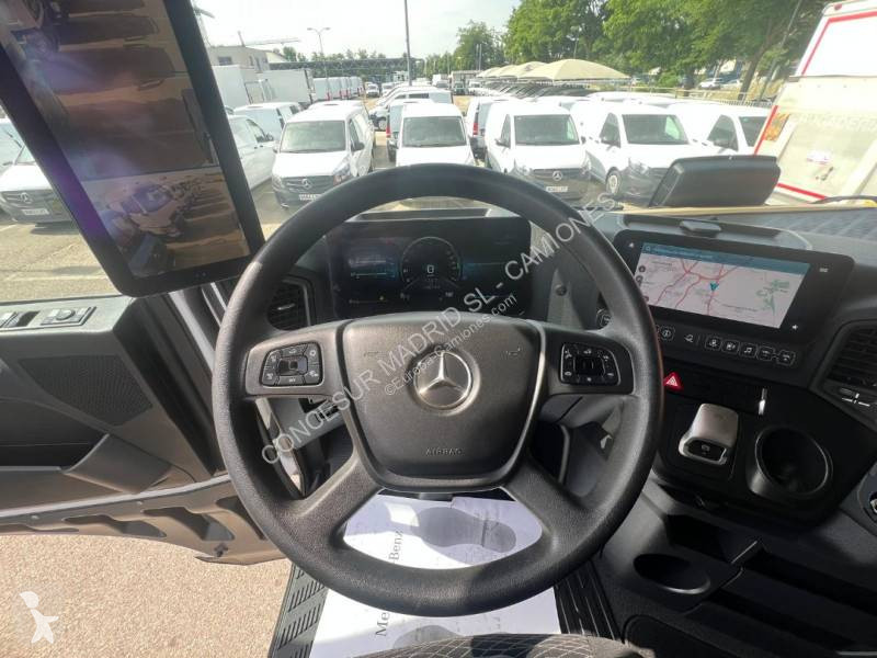 Traktor Mercedes