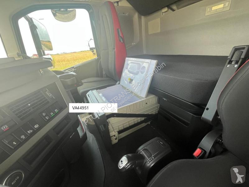 Tahač Volvo FH500 / 2021 / NISKI PRZEB / LEKKI...
