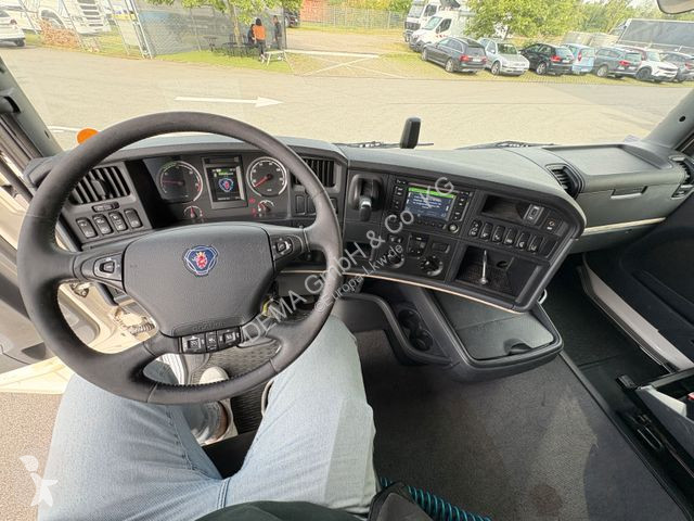 Traktor Scania...