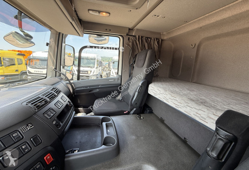 Traktor DAF CF 400