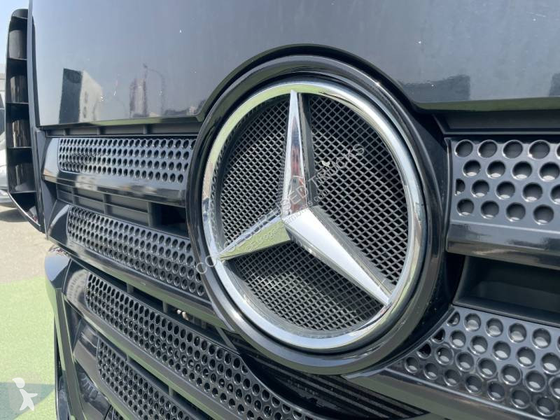 Traktor Mercedes