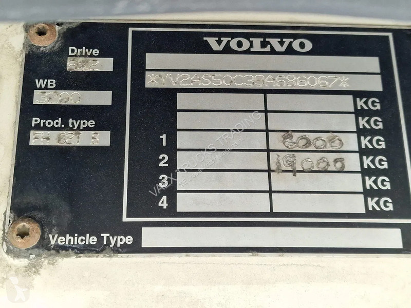 Tahač Volvo 13520 Low roof 6x2 - Retarder -...