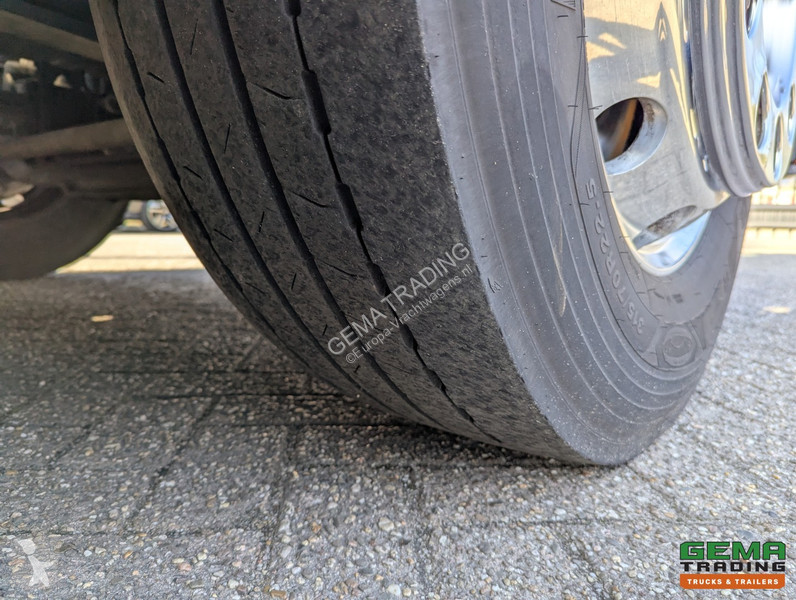 Tahač Volvo 6x2/4 Globetrotter Euro 5 - ADR -...