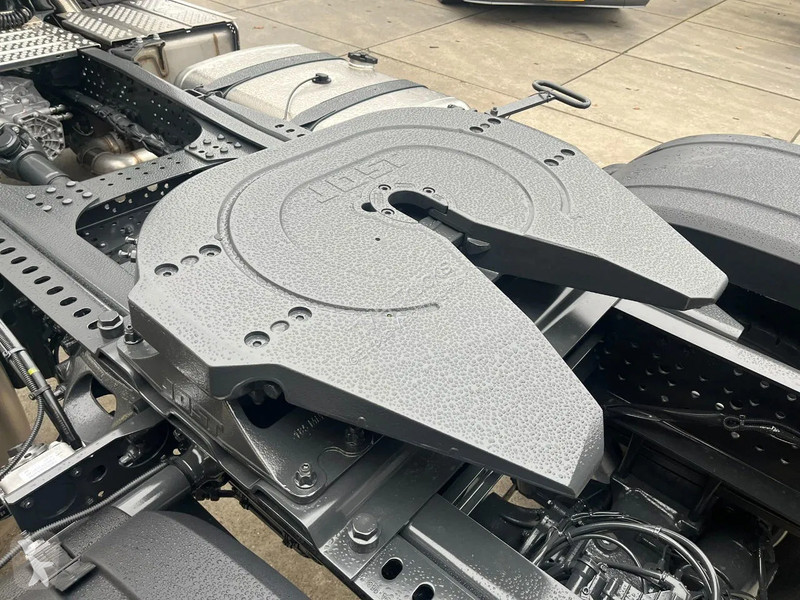 Tahač Mercedes 2045 S 4x2 Tractor Head