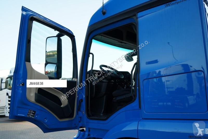 Tahač Mercedes ACTROS 1843