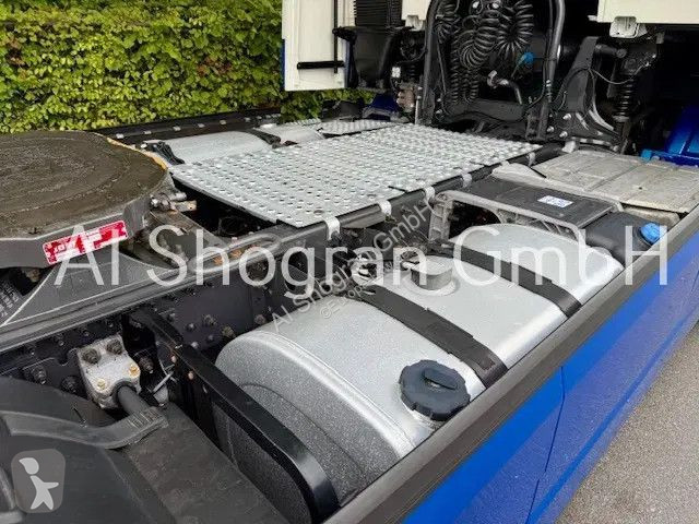 Tahač Volvo 500 Globetrotter XL / 2 x Tank /...