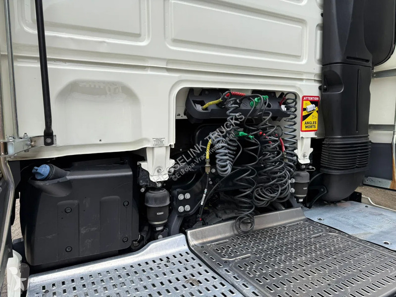 Trekker DAF 480 SSC Super Space 2x tank LED...