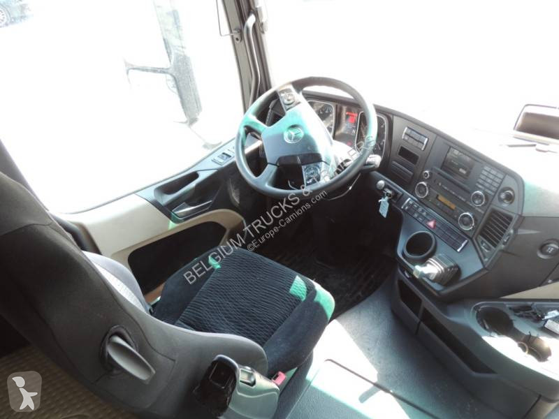 Traktor Mercedes