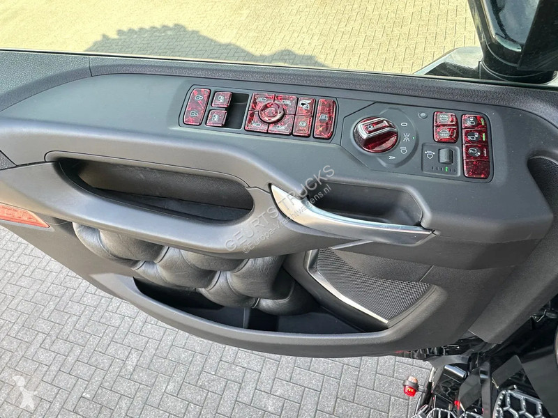Traktor Scania S660 V8 6X2 ONGINE SPECIA...