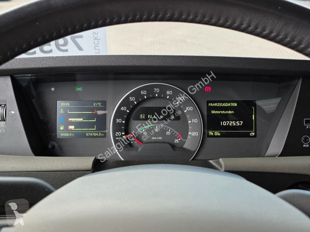 Tahač Volvo / Retarder / Standklima / TV / 6D