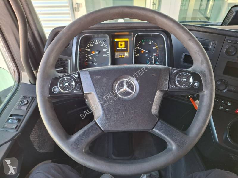 Traktor Mercedes