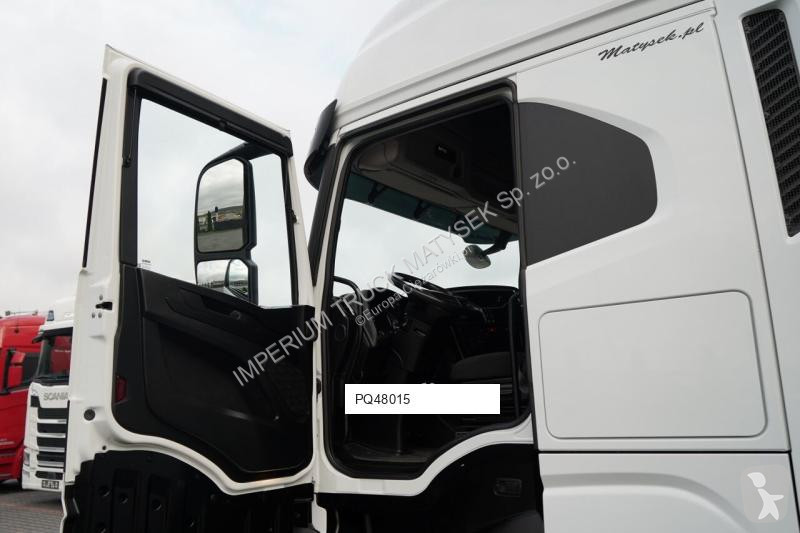Влекач Iveco 480